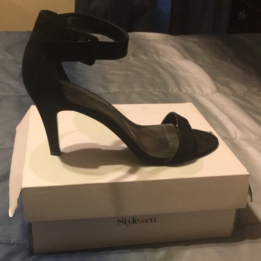 Black sandals, 3.5 in heel, Style&Co, size 9.5.